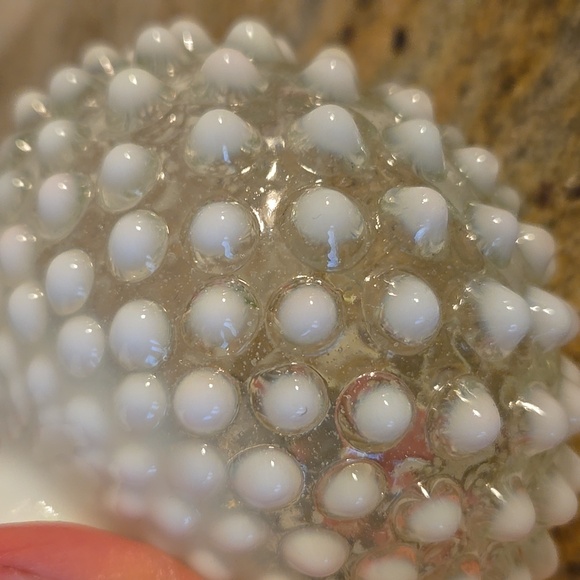 Vintage fenton milk glass hobnail vase - Picture 11 of 12